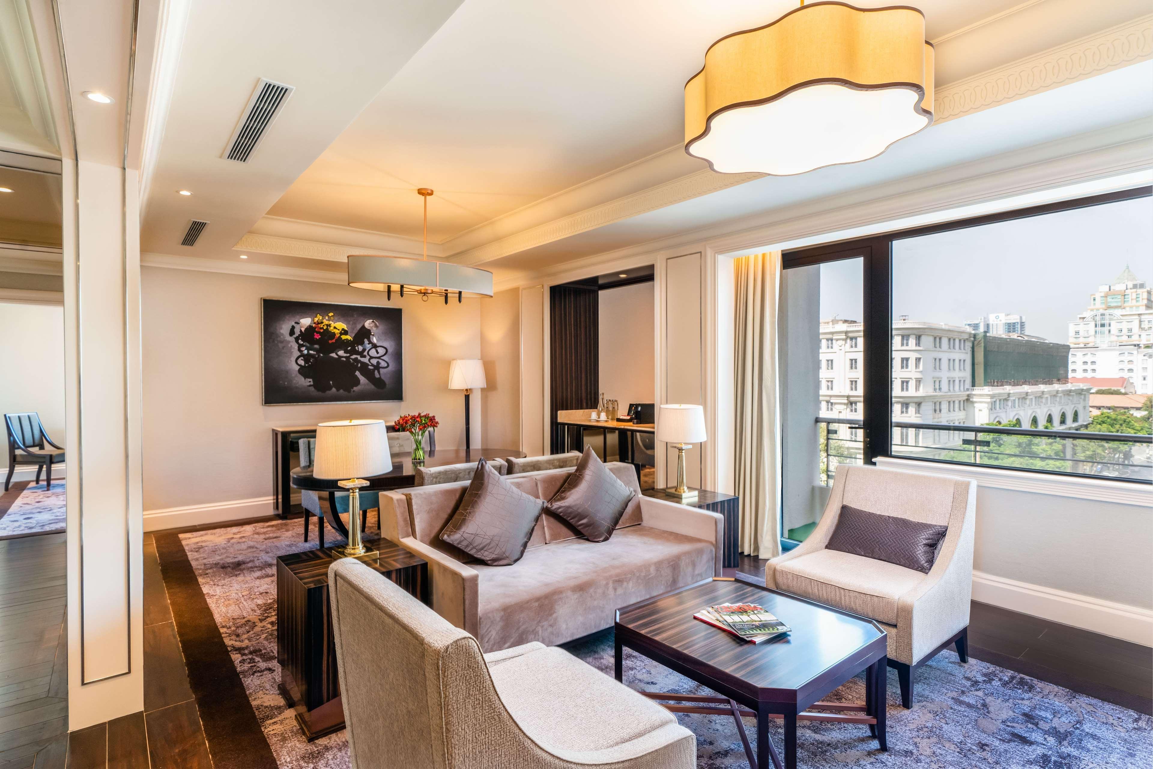 Caravelle Saigon Hotel Cidade de Ho Chi Minh Exterior foto A suite at the hotel