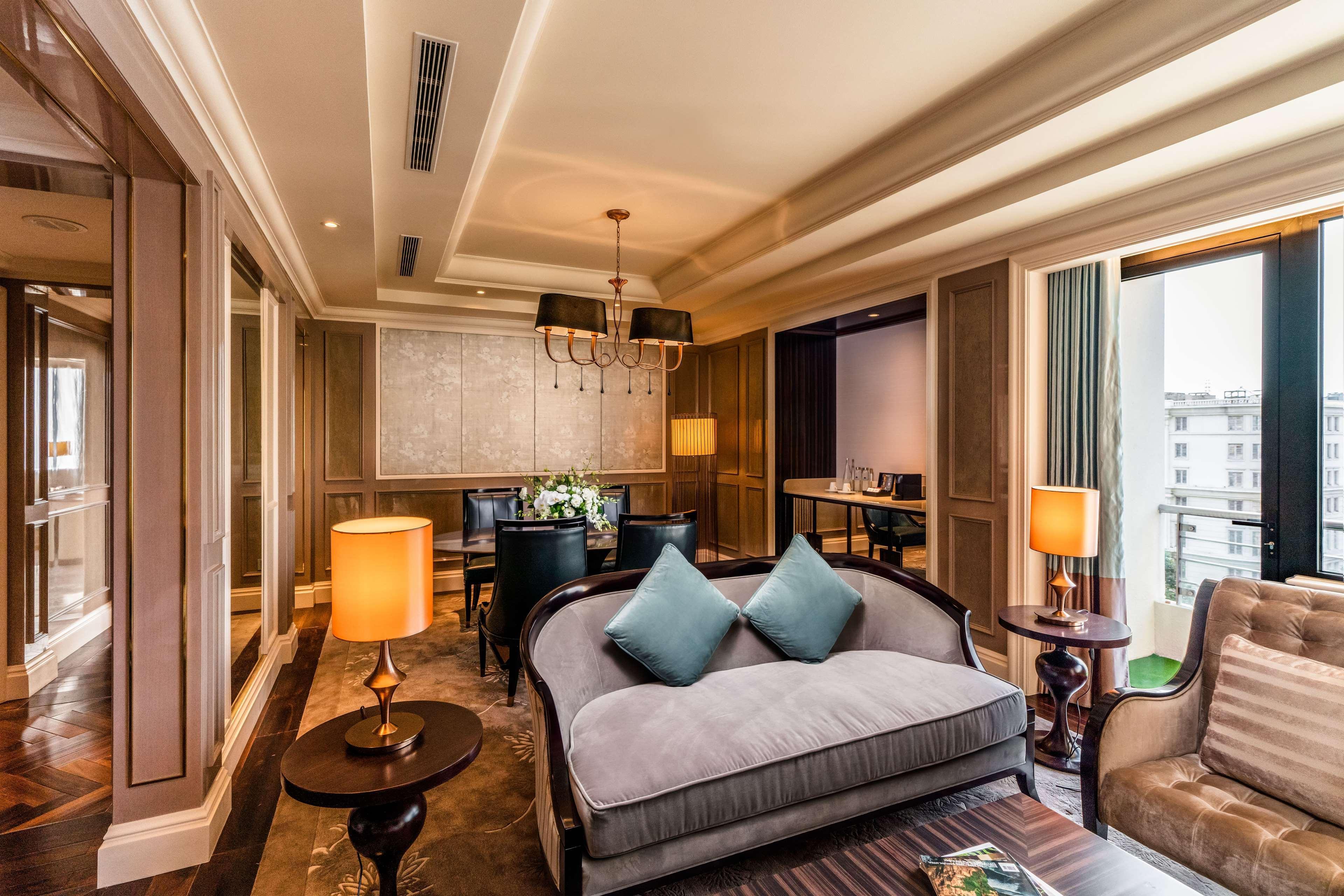 Caravelle Saigon Hotel Cidade de Ho Chi Minh Exterior foto A suite at the hotel