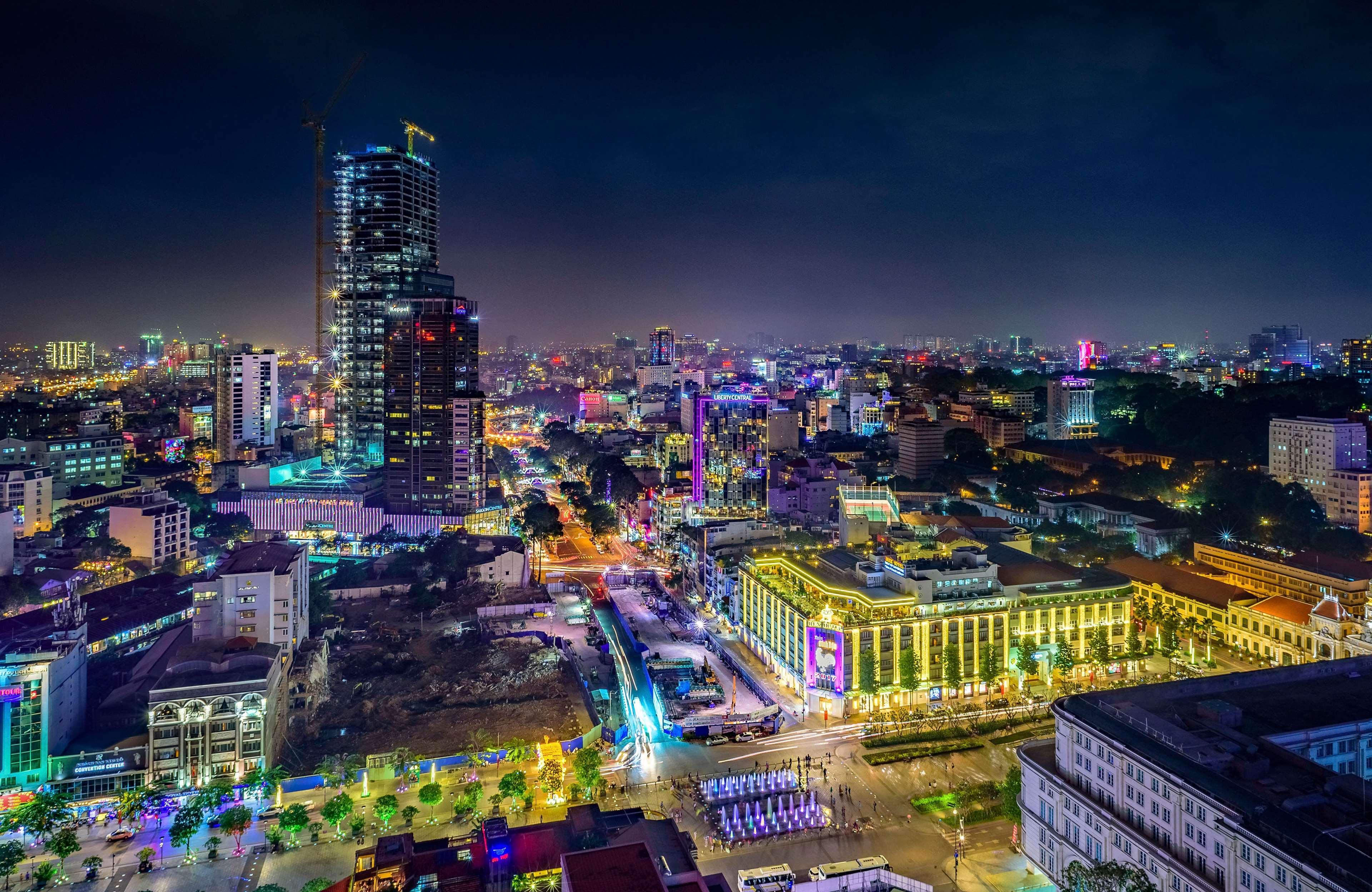 Caravelle Saigon Hotel Cidade de Ho Chi Minh Exterior foto Aerial view of the city at night